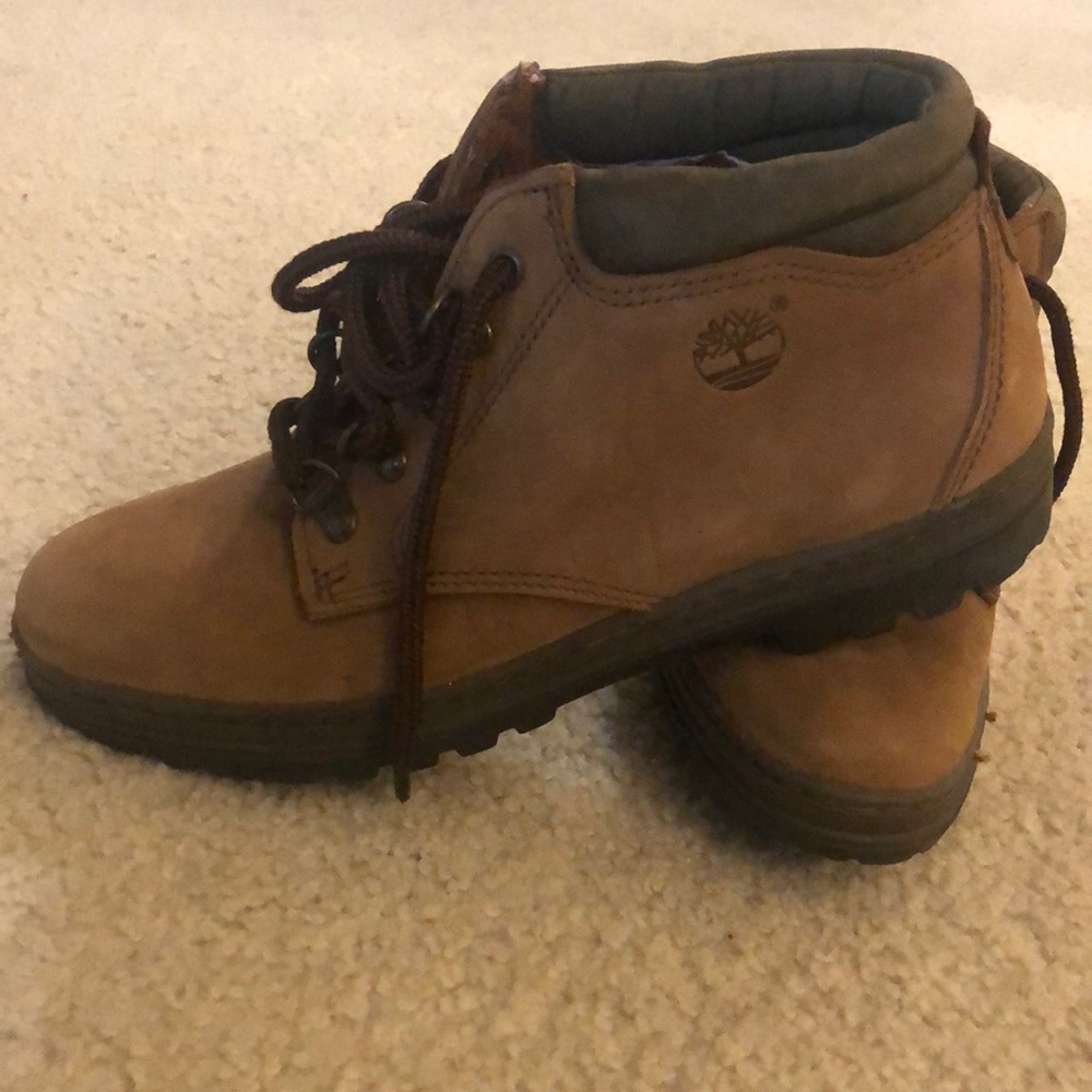 Size 8 Timberlands - Ankle Boots (Brown)